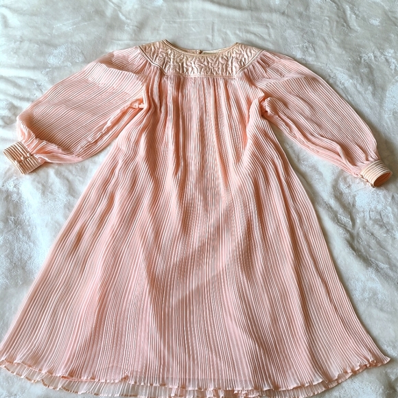 Vintage Dresses & Skirts - Vintage Light Pink Pleated Long-Sleeve Midi Dress
